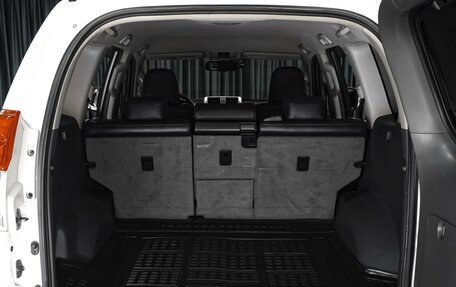 Toyota Land Cruiser Prado 150 рестайлинг 2, 2013 год, 3 779 000 рублей, 21 фотография