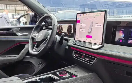 Volkswagen Tiguan, 2025 год, 4 200 111 рублей, 22 фотография