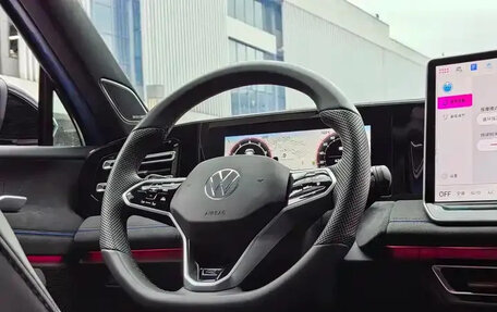 Volkswagen Tiguan, 2025 год, 4 200 111 рублей, 18 фотография