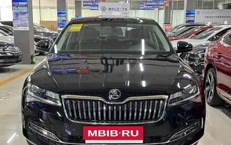 Skoda Superb III рестайлинг, 2025 год, 2 200 111 рублей, 2 фотография