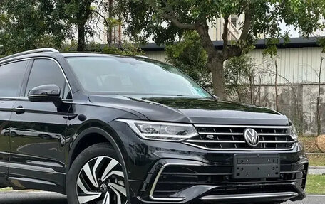 Volkswagen Tiguan II, 2024 год, 3 710 000 рублей, 6 фотография