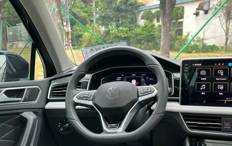 Volkswagen Tiguan II, 2024 год, 3 710 000 рублей, 9 фотография