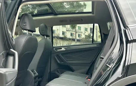 Volkswagen Tiguan II, 2024 год, 3 710 000 рублей, 10 фотография