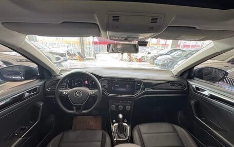 Volkswagen T-Roc I, 2021 год, 1 490 000 рублей, 8 фотография