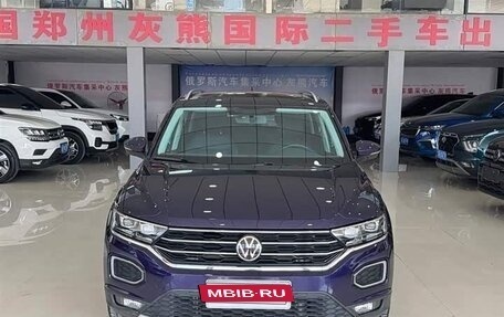 Volkswagen T-Roc I, 2021 год, 1 490 000 рублей, 2 фотография