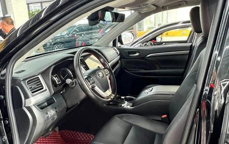 Toyota Highlander III, 2021 год, 3 000 000 рублей, 5 фотография