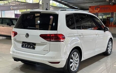 Volkswagen Touran III, 2018 год, 1 756 000 рублей, 5 фотография