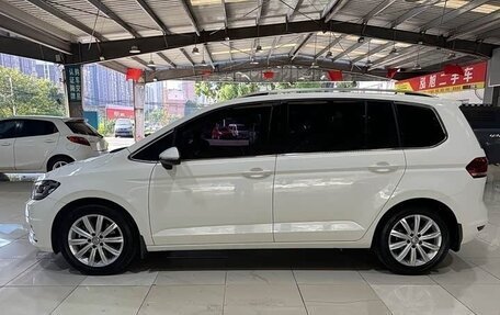 Volkswagen Touran III, 2018 год, 1 756 000 рублей, 8 фотография