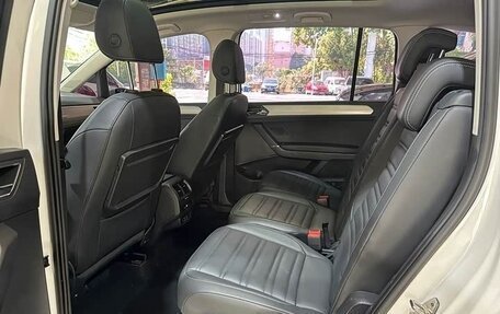 Volkswagen Touran III, 2018 год, 1 756 000 рублей, 11 фотография