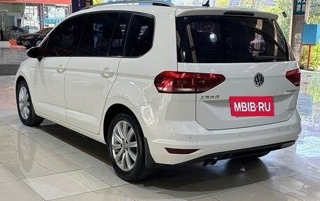 Volkswagen Touran III, 2018 год, 1 756 000 рублей, 7 фотография