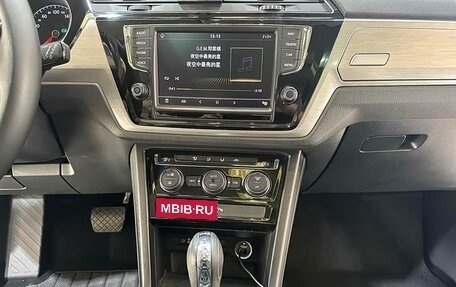 Volkswagen Touran III, 2018 год, 1 756 000 рублей, 16 фотография