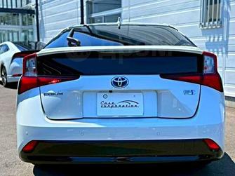 Toyota Prius IV XW50, 2022 год, 1 750 000 рублей, 1 фотография