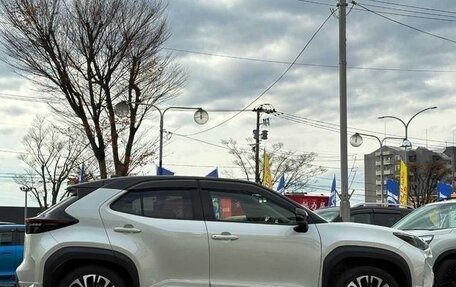 Toyota Yaris Cross, 2022 год, 1 690 000 рублей, 2 фотография