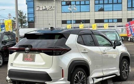 Toyota Yaris Cross, 2022 год, 1 690 000 рублей, 4 фотография