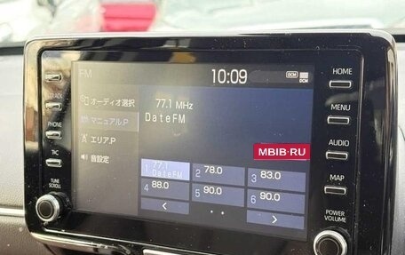 Toyota Yaris Cross, 2022 год, 1 690 000 рублей, 14 фотография