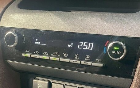 Toyota Yaris Cross, 2021 год, 1 650 000 рублей, 10 фотография