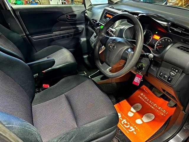 Toyota Wish II рестайлинг, 2017 год, 1 170 000 рублей, 7 фотография