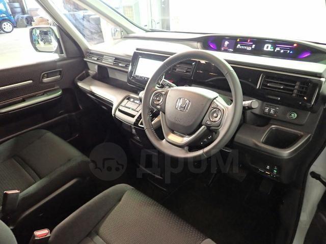 Honda Stepwgn V рестайлинг, 2021 год, 1 600 000 рублей, 2 фотография