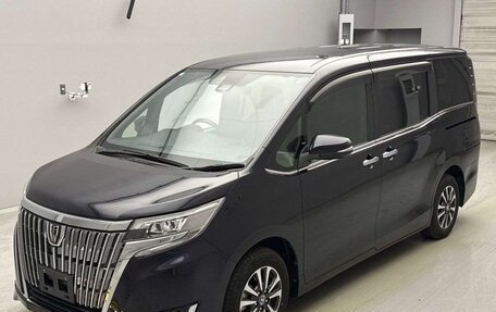 Toyota Esquire I, 2021 год, 2 000 000 рублей, 2 фотография