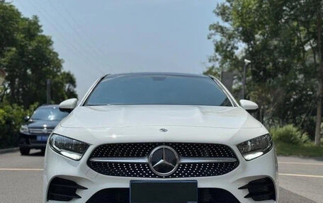 Mercedes-Benz A-Класс, 2021 год, 1 800 000 рублей, 2 фотография