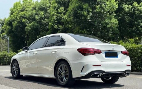 Mercedes-Benz A-Класс, 2021 год, 1 800 000 рублей, 4 фотография