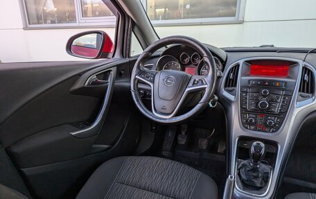 Opel Astra J, 2013 год, 750 000 рублей, 10 фотография