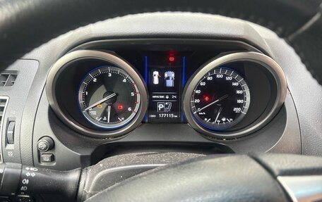 Toyota Land Cruiser Prado 150 рестайлинг 2, 2017 год, 3 699 000 рублей, 6 фотография