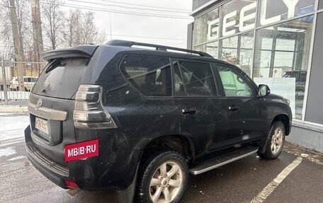 Toyota Land Cruiser Prado 150 рестайлинг 2, 2017 год, 3 699 000 рублей, 4 фотография