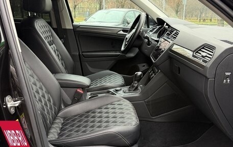 Volkswagen Tiguan II, 2018 год, 2 275 000 рублей, 15 фотография