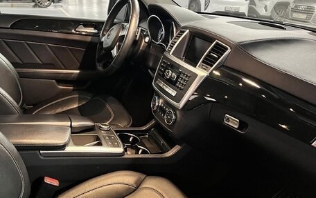 Mercedes-Benz GL-Класс, 2015 год, 4 000 000 рублей, 6 фотография