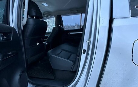 Toyota Hilux VIII, 2016 год, 3 400 088 рублей, 20 фотография