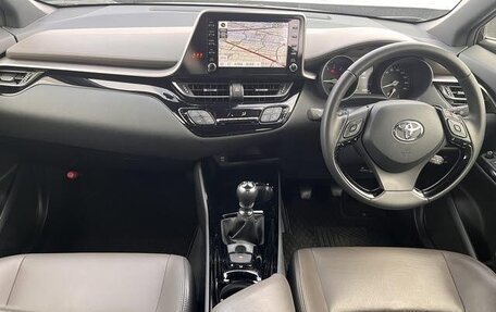 Toyota C-HR I рестайлинг, 2022 год, 1 679 000 рублей, 7 фотография