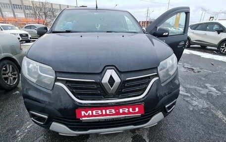 Renault Logan II, 2018 год, 930 000 рублей, 2 фотография