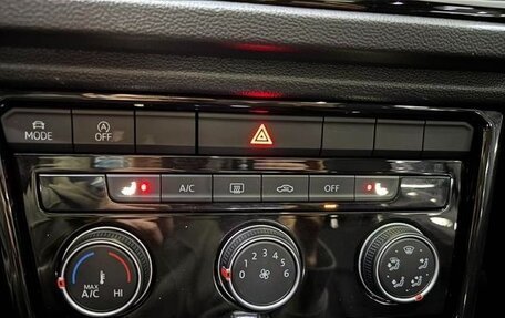 Volkswagen T-Roc I, 2022 год, 1 650 178 рублей, 14 фотография