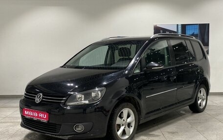 Volkswagen Touran III, 2013 год, 932 000 рублей, 1 фотография