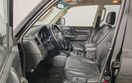 Mitsubishi Pajero IV, 2013 год, 2 235 000 рублей, 9 фотография