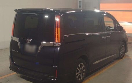 Toyota Esquire I, 2021 год, 2 050 000 рублей, 4 фотография