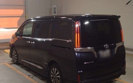 Toyota Esquire I, 2021 год, 2 050 000 рублей, 3 фотография