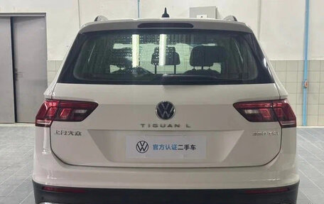 Volkswagen Tiguan II, 2021 год, 2 545 000 рублей, 5 фотография