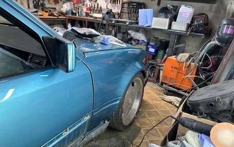 Mercedes-Benz E-Класс, 1992 год, 850 000 рублей, 7 фотография