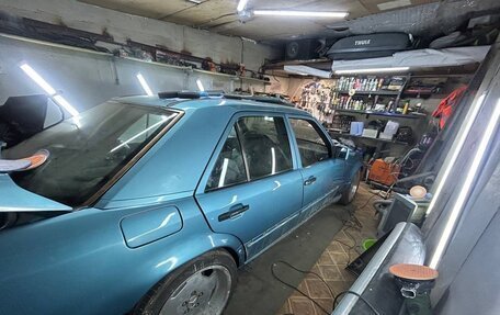 Mercedes-Benz E-Класс, 1992 год, 850 000 рублей, 8 фотография