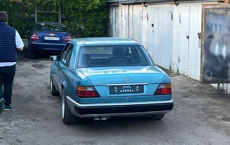 Mercedes-Benz E-Класс, 1992 год, 850 000 рублей, 4 фотография