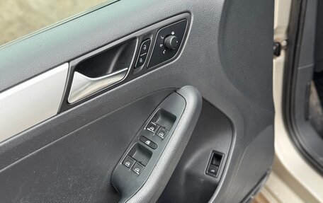 Volkswagen Jetta VI, 2013 год, 760 000 рублей, 13 фотография