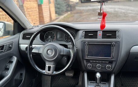 Volkswagen Jetta VI, 2013 год, 760 000 рублей, 11 фотография