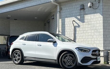 Mercedes-Benz GLA, 2022 год, 1 990 000 рублей, 7 фотография