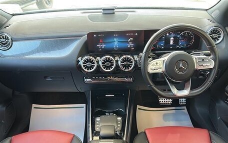 Mercedes-Benz GLA, 2022 год, 1 990 000 рублей, 12 фотография