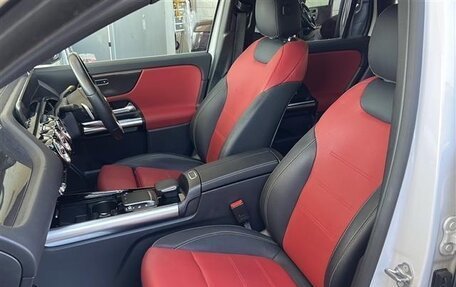 Mercedes-Benz GLA, 2022 год, 1 990 000 рублей, 11 фотография