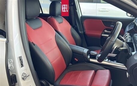 Mercedes-Benz GLA, 2022 год, 1 990 000 рублей, 10 фотография