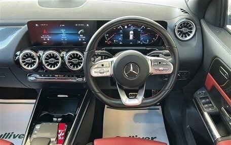 Mercedes-Benz GLA, 2022 год, 1 990 000 рублей, 13 фотография