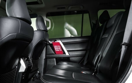 Toyota Land Cruiser Prado 150 рестайлинг 2, 2018 год, 3 990 000 рублей, 12 фотография